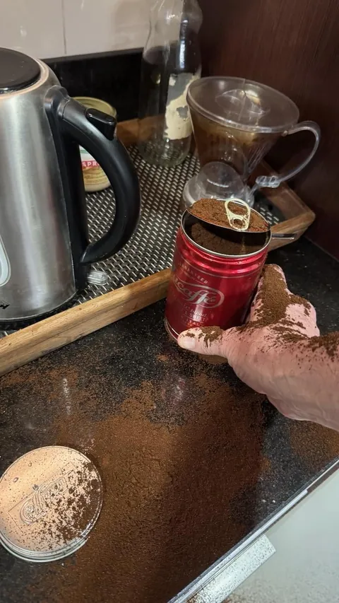 Italian Espresso Packed Under Pressure