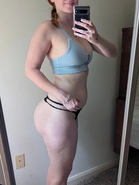 I think I looked pretty hot at the gym today, but do you think I look better when I take my clothes off? (f)