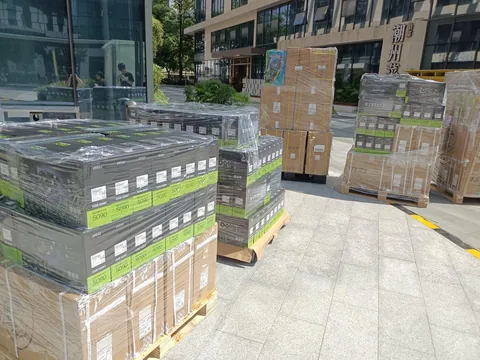 an insane number of RTX 5090s spotted in China