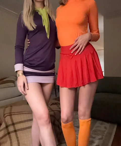 Happy Halloween [f]rom the mystery gang 💜🧡
