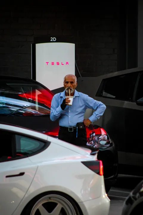 [OC] Outside the Tesla Diner in Hollywood, Friday Oct. 3