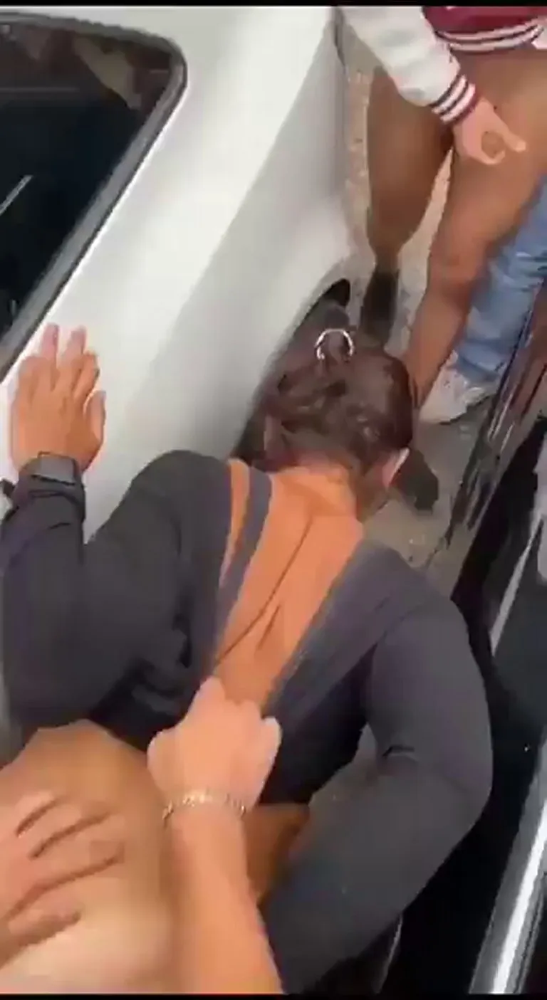 Ughh i need to use someone between two cars like that