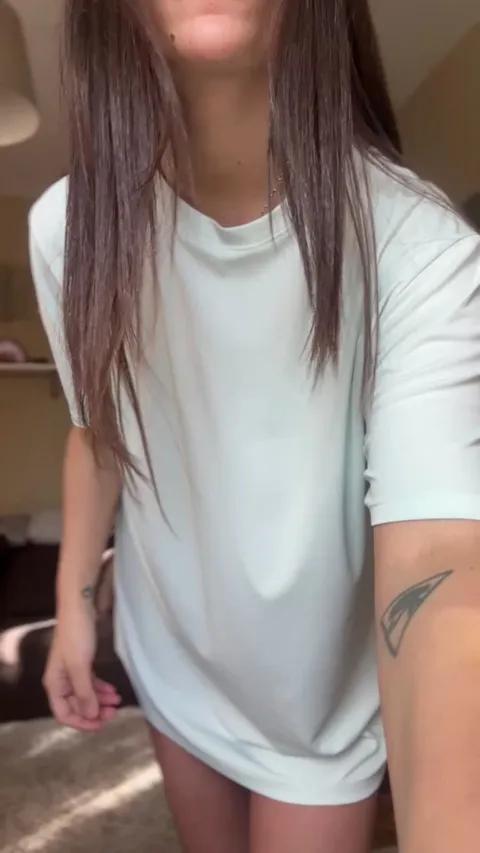 Simple Italian girl reveal natural boobs 