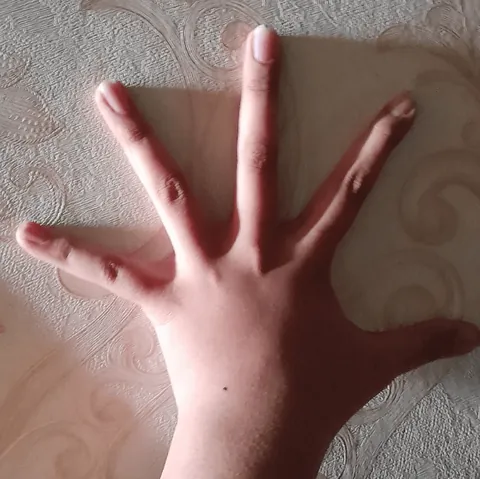 My hands apparently make some people go, "wtf". Lol