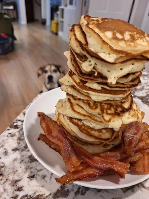 Pancake tower and bacon [homemade]