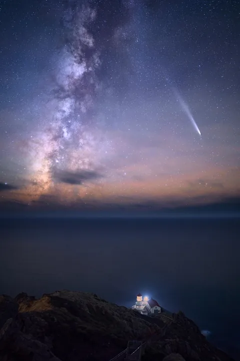 Comet C/2023 A3 T-A, Point Reyes Lighthouse, CA on Oct 21
