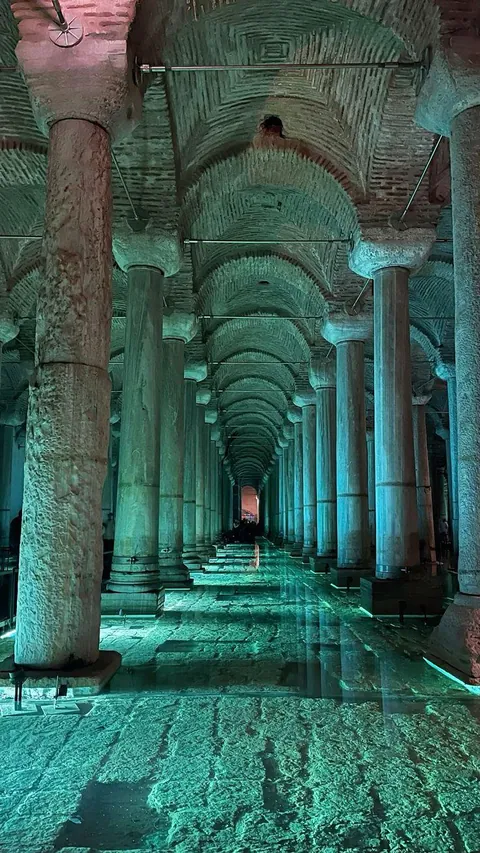 Basilica Cistern(Yerebatan Sarayı),in Istanbul(Turkey)