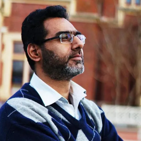 Naeem Rashid, the man who tried to overpower the Christchurch shooter, has died in the hospital today. Let’s please remember him and his bravery, instead of the monster that took his life.