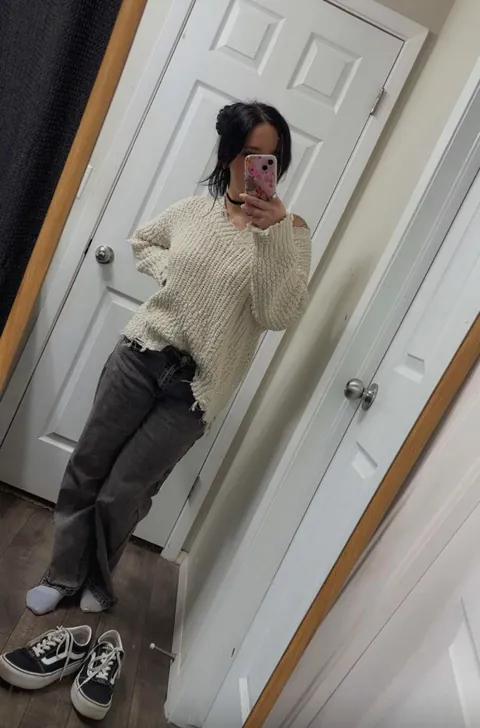 Work is finally over, swipe to undress me! (F)