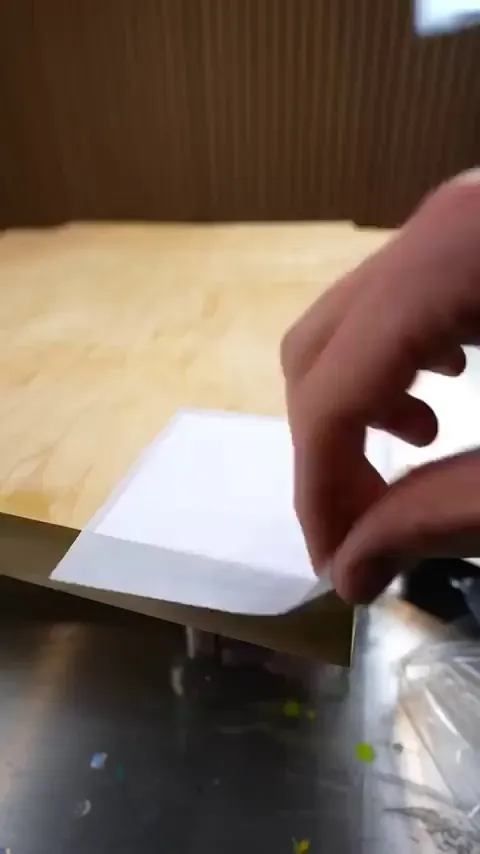 Artist Enzo Prina creates a Moire illusion piece that appears to be "glitched"