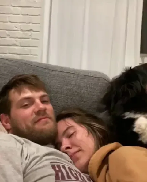 "I don’t think you guys see me... here I am, pet me!”