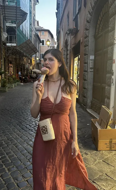 What are your thoughts on Alexandra Daddario?