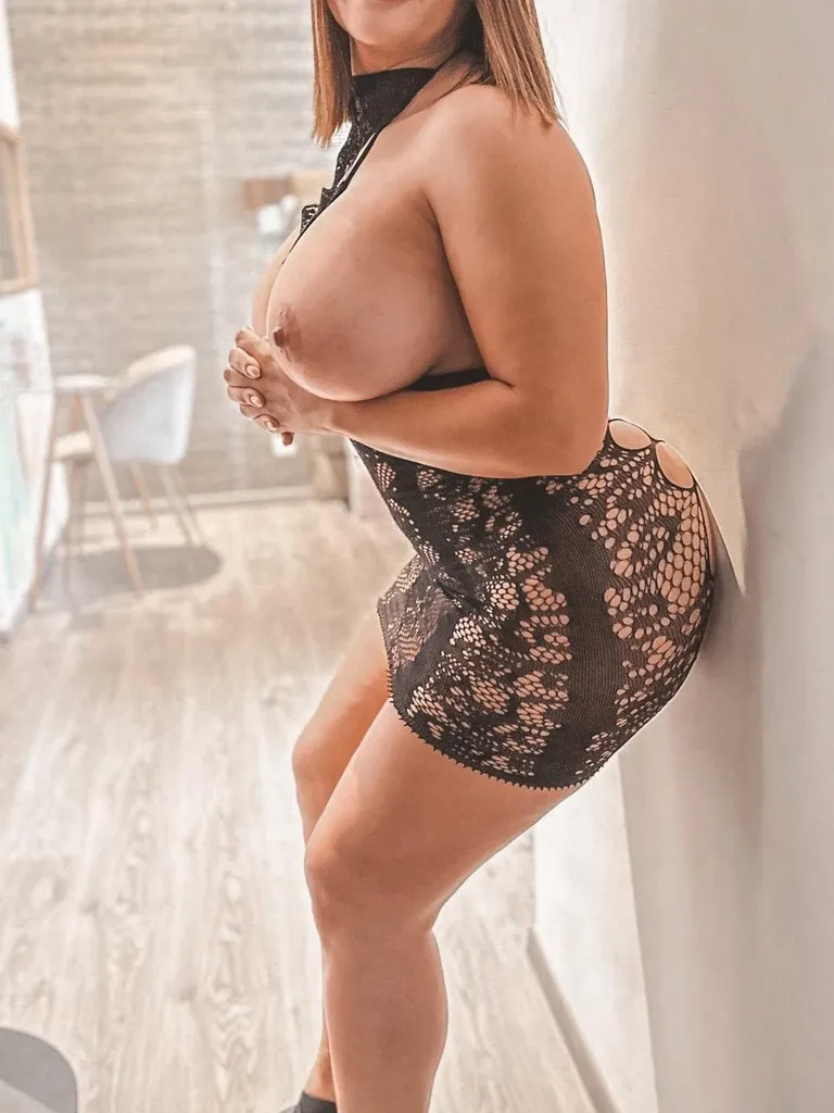 Mommy is such a bimbo