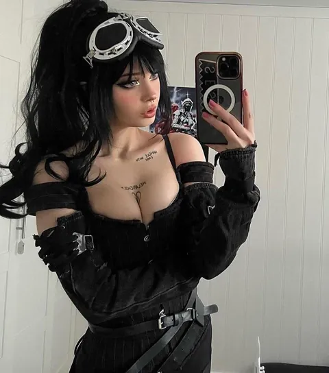 Sometimes I feel like I'm hunting myself😵‍💫😵‍💫 so edged up rn