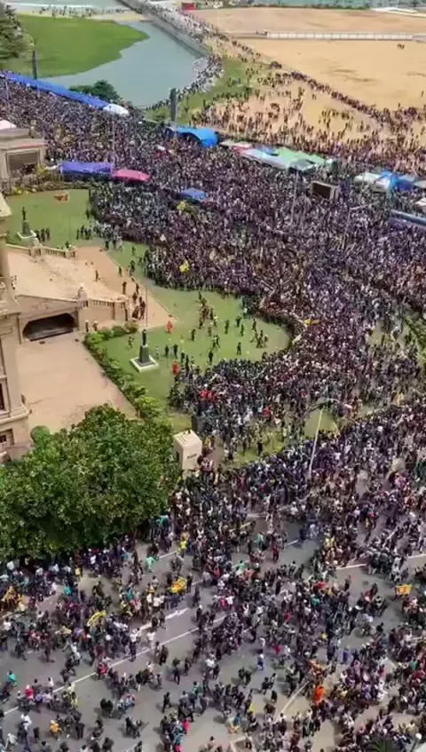 Sri Lanka: Les manifestants viennent de prendre le contrôle de la résidence du président, qui a fui quelques minutes avant