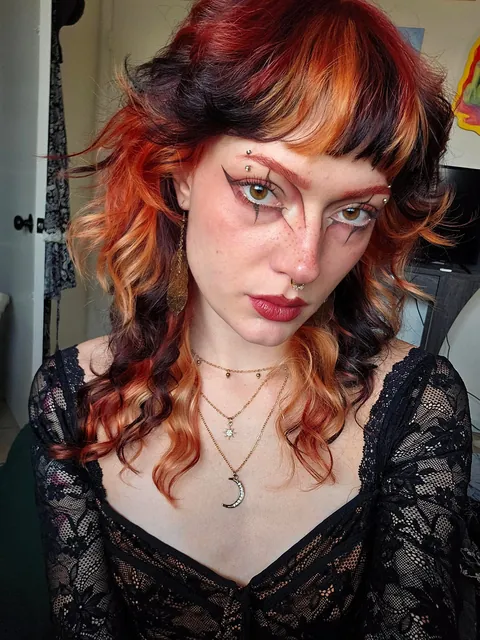 More fun graphic eyeliner! Got a lot of odd looks for this one but I love it :)