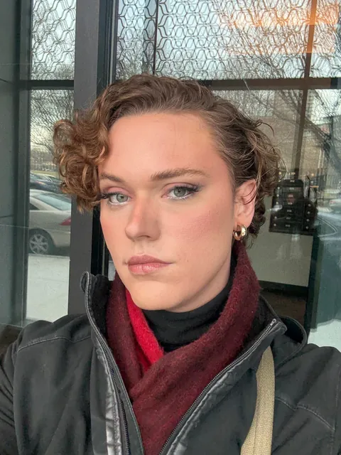 First time playing with false lashes an (very)slight wings with the eyeliner. Constructive comments always welcome.