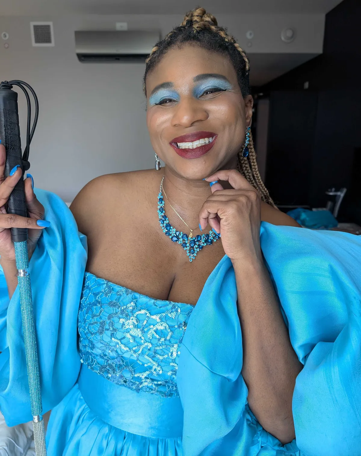 My SO is blind and I do her makeup, here's her annual Grammy Carpet look! Serving African Mermaid realness 🧜‍♀️