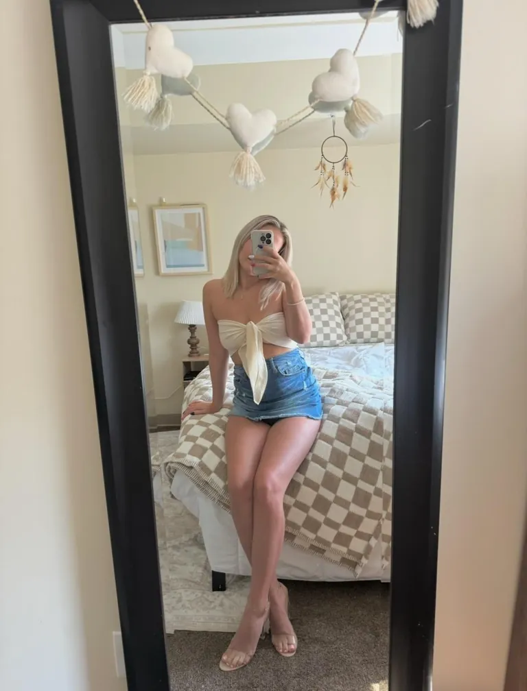 Swipe to watch me undress :) [f]