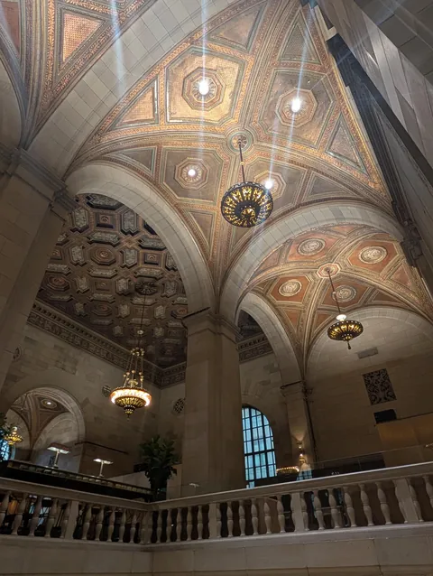 An evening walk through Montreal