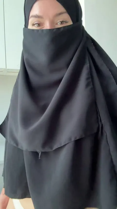 The body of this Arab mom is simply craving for you to enjoy it