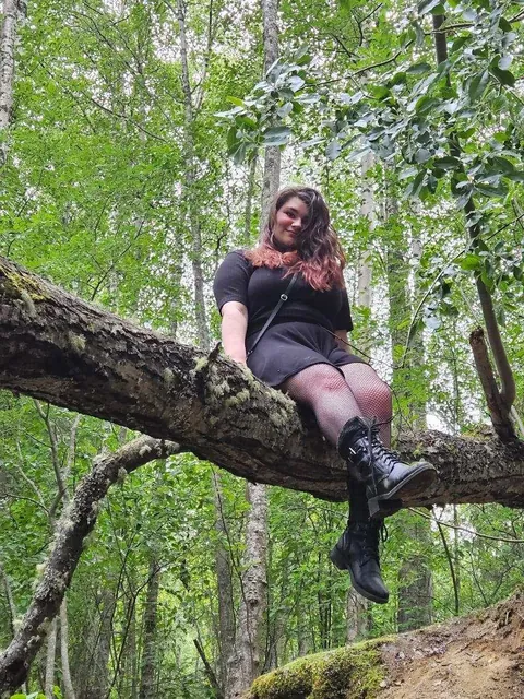 19 (f) Exhausted college student, destroy me 