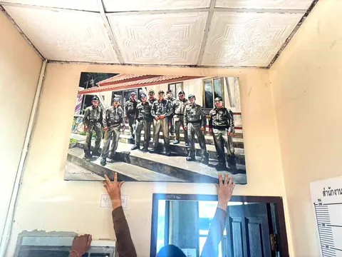 American Artist Paints Portrait of Patong Police