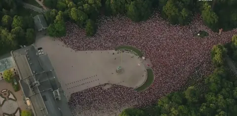 The norwegian World Cup Squad getting a warm welcome home