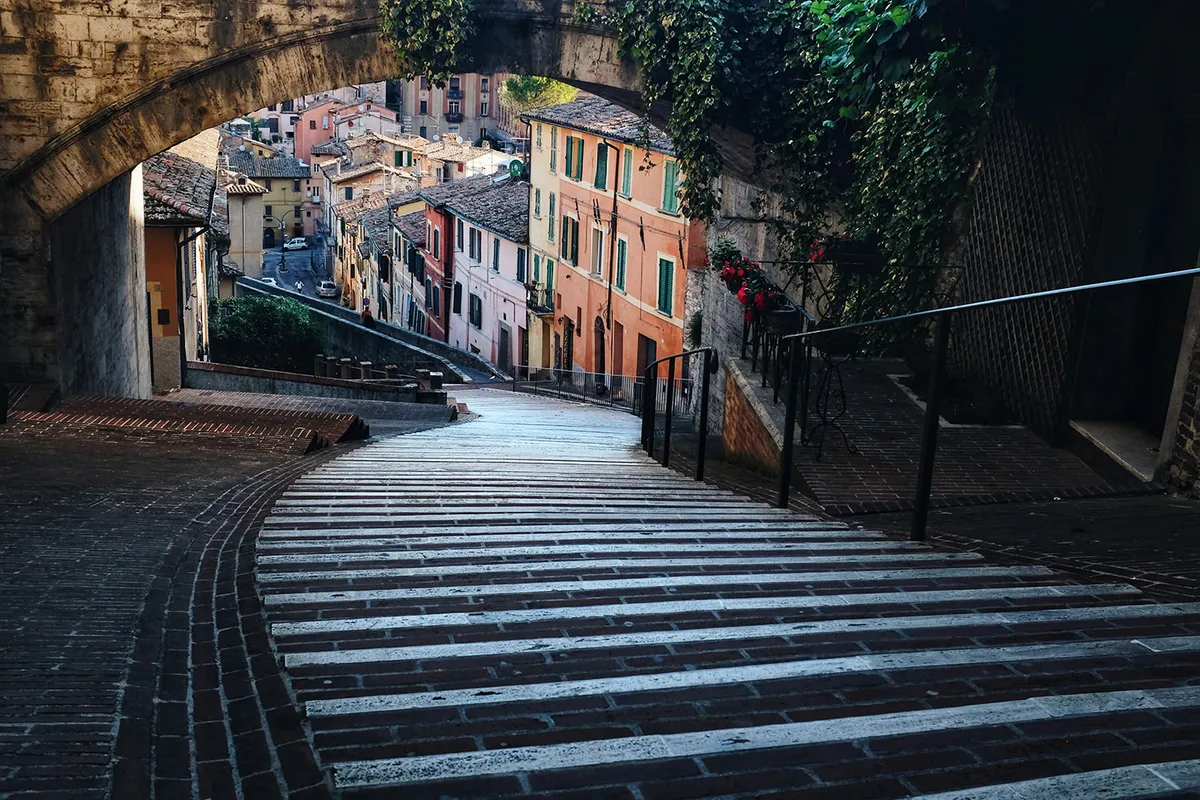 A medieval arch and aqueduct in Perugia, Italy. [OC]