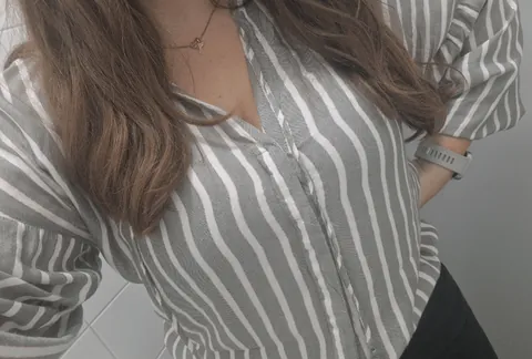 Liebe Grüße aus der Schule 😋 (f)