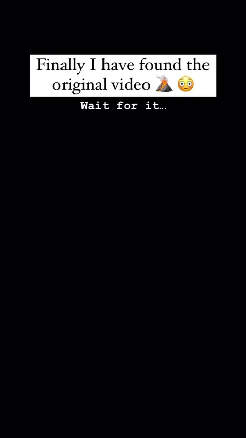 🔥Lighting from an electrical storm struck directly into the crater of the Fuego Volcano in Guatemala 