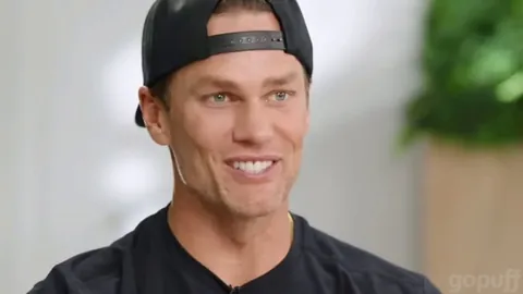 [Highlight] Caleb Pressley to Tom Brady: In the Super Bowl this year, if you had to play against the Eagles, how many interceptions do you think you would mistakenly throw Cooper DeJean thinking he was one of your receivers?