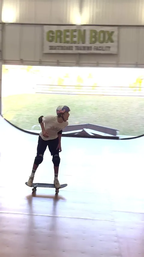 Gui Khury's World First Kickflip Body Varial 900