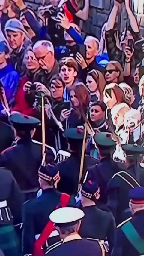 Man heckles Prince Andrew while he walks in his mother's funeral procession