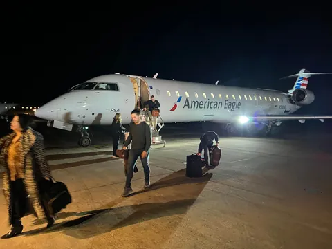 I was on an American Airlines CRJ-700 flying into DCA last night