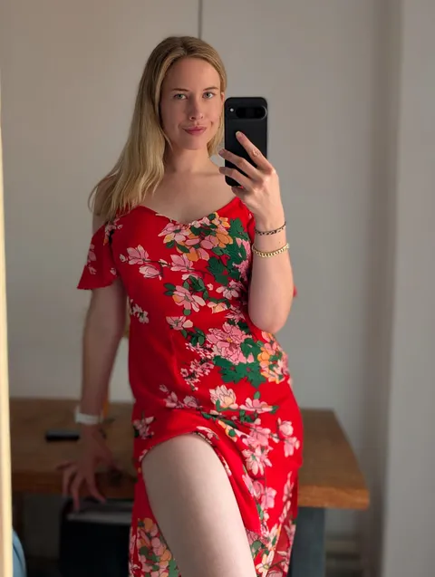Sundress season [f]