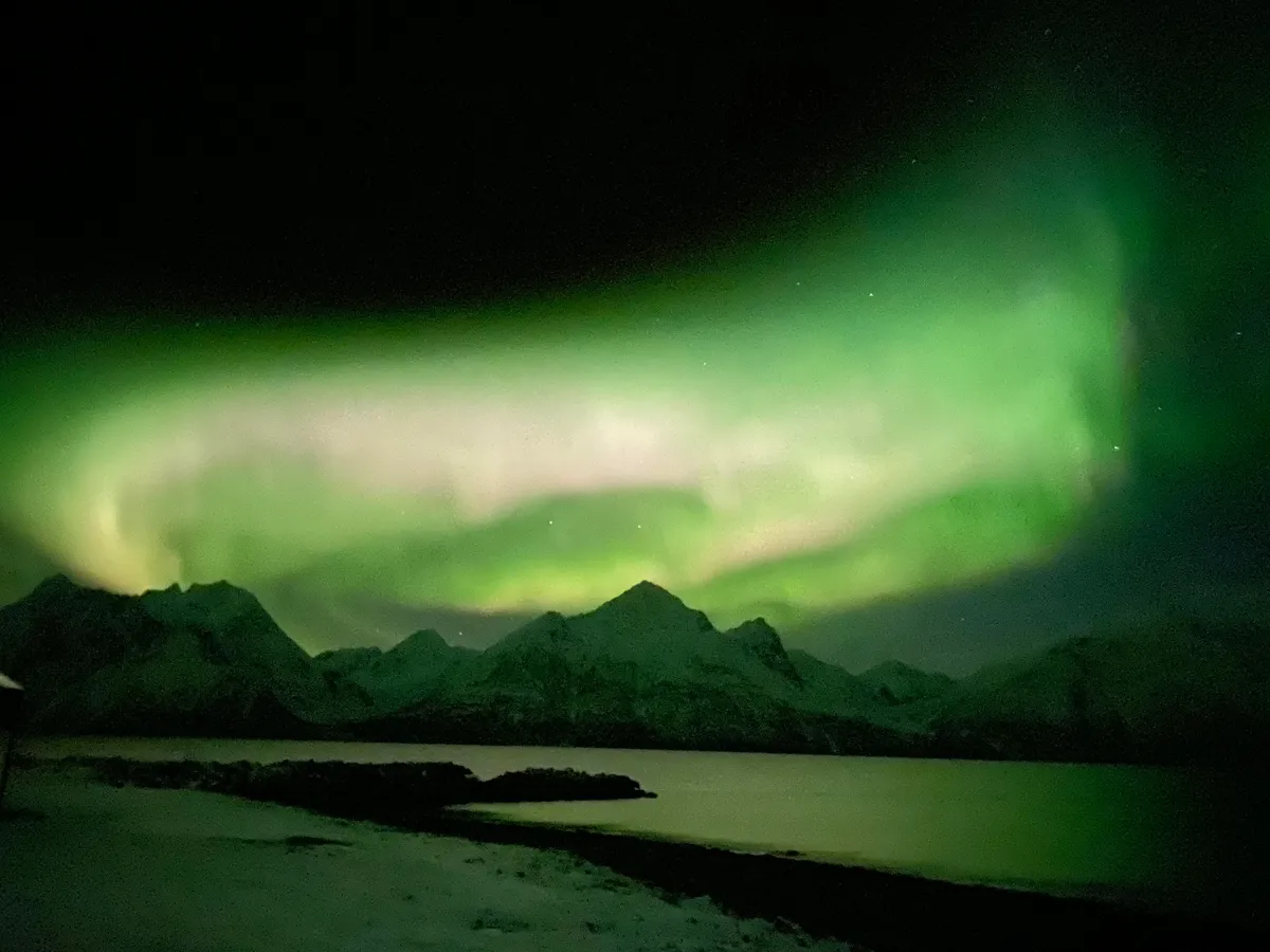 I spent the night in a glass igloo watching the Northern Lights in Lyngen North, Norway and you can too!
