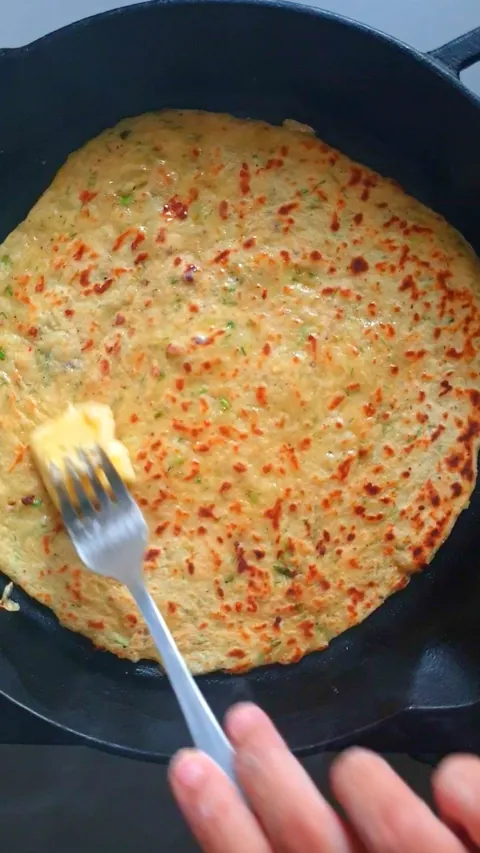[Homemade] Cheesy Potato Flatbreads – Soft, buttery, and loaded with fresh herbs