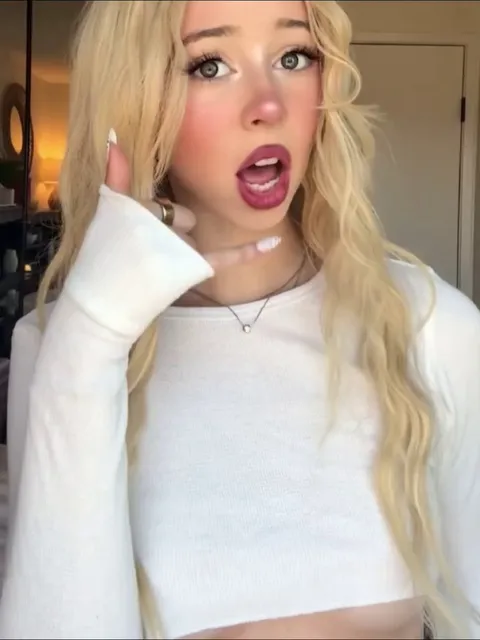 Just a petite blonde showing off for you…