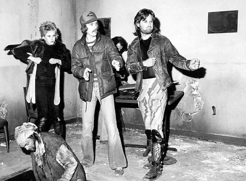 Behind the Scenes photos from the making of "Escape From New York" (released 45 years ago on July 10th, 1981)