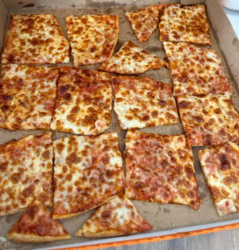 Just got pizza delivered and it showed up like this 😭