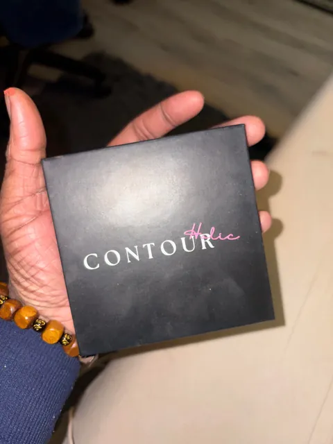 Indie brand sent me a cute little neutrals palette