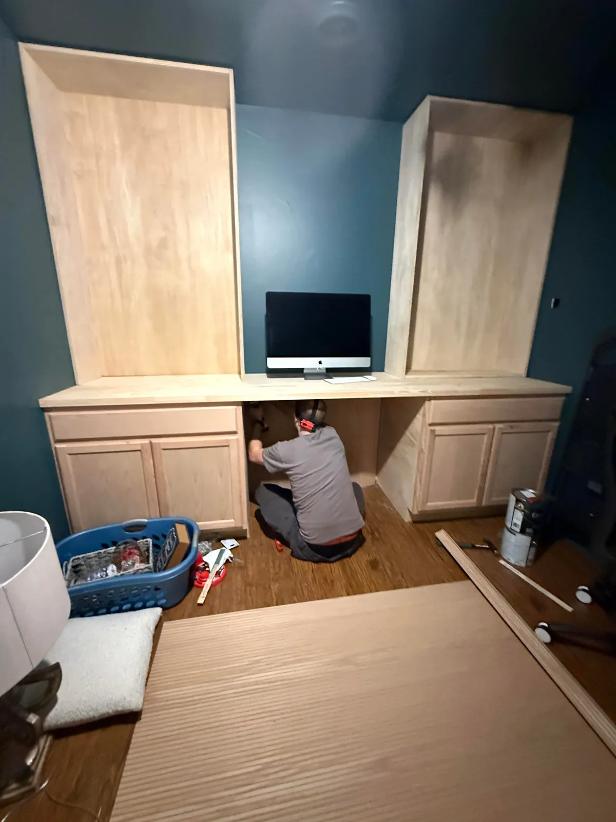 My amazing husband built me these built in bookcases with a desk for Christmas! I’m the dreamer and he’s makes all of my dreams come true! What do you guys think? Will you show him some love?! 