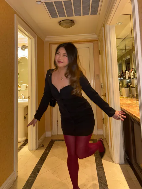 Added some color to my outfit 💋