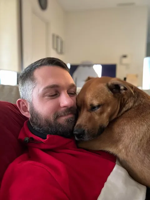 Hector is a bit of a cuddle bug, it’s the best!😘🐕