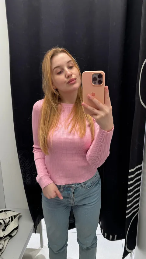 When I'm in the fitting room, I'll definitely take a selfie