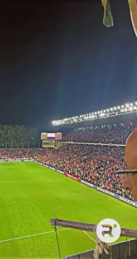 Valverde's shot against Rayo from the POV of the neighbour's balcony