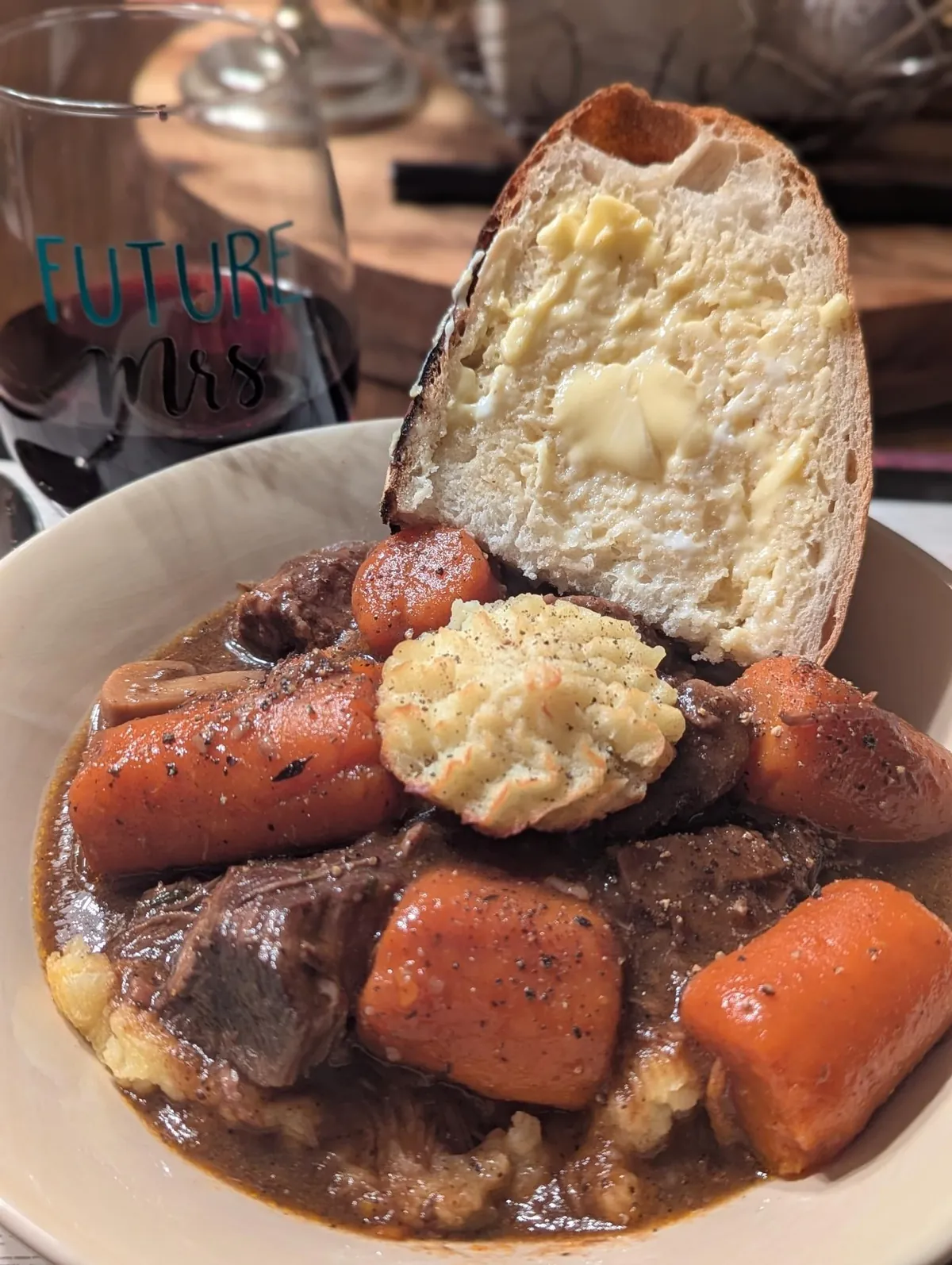 [Homemade] Beouf Bourgignon over Duchess Potatoes with homemade bread