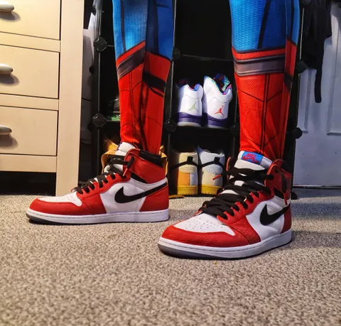 Happy Halloween! 🕷🕸