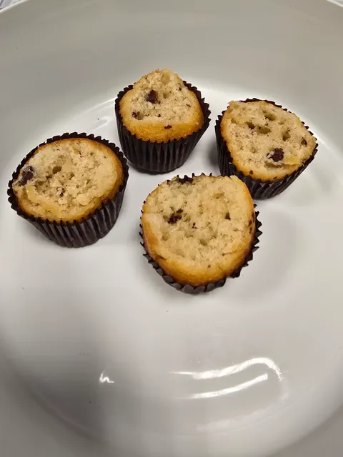 I brought mini-cupcakes to work and left them in the break room. Came back to see on the last few that were left, somebody took a bite of the top and left them